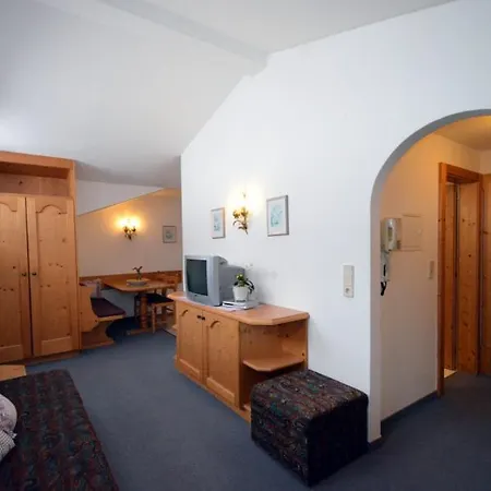 Haus Pinnistor Apartment