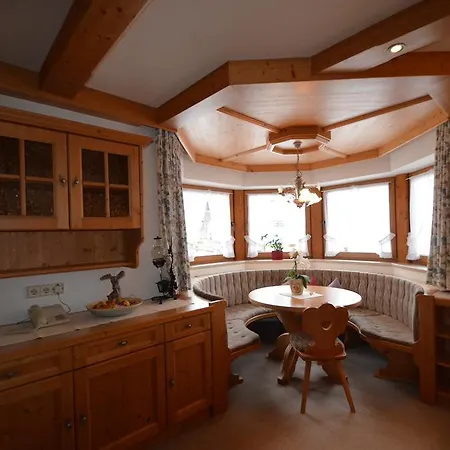 Apartment Haus Pinnistor *