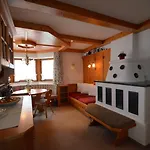 Haus Pinnistor نيوستيف ام ستوبيتا