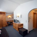 Haus Pinnistor شقة
