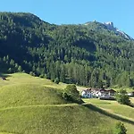 Haus Pinnistor نيوستيف ام ستوبيتا