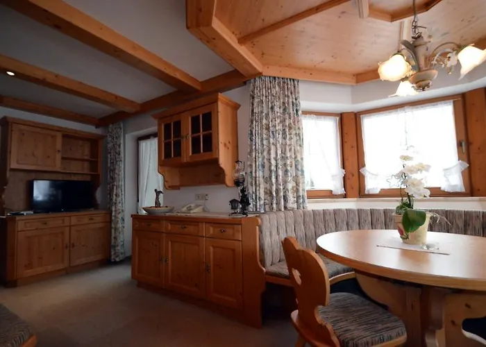 Haus Pinnistor 노이스티프트임스튀바이탈